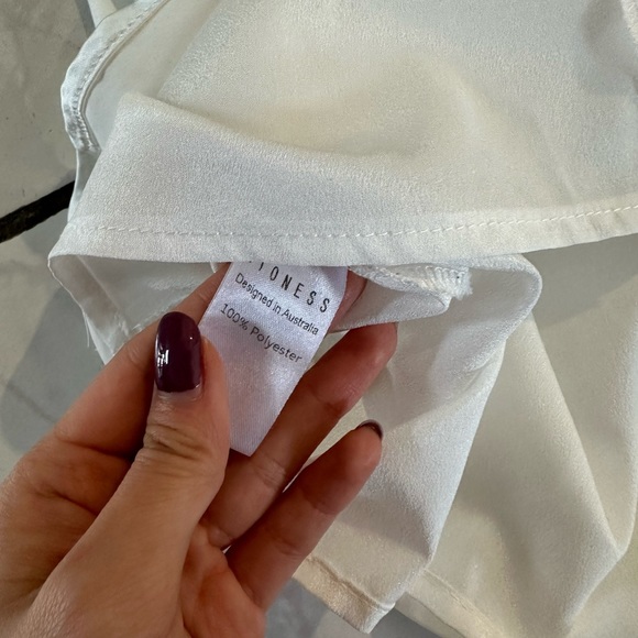 Lioness white satin dress - Picture 8 of 11